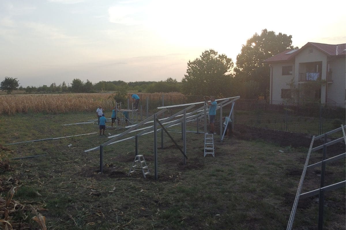 Montaj structură fotovoltaică la sol Valea Bisericii, Drăgoești